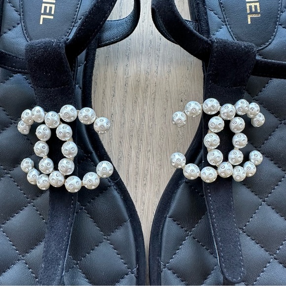 Authentic Chanel Suede Quilted Lambskin Silver Jeweled CC Thong Sandals - Picture 4 of 13